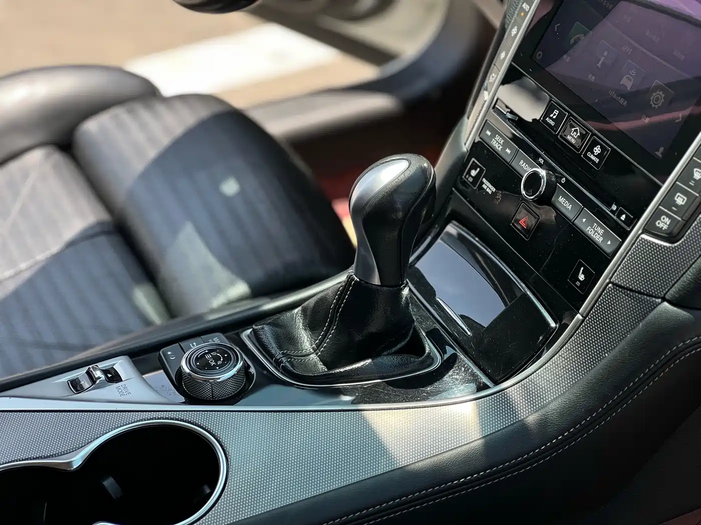 Infiniti Q50 2014 3.7L Luxury Sport фото 7