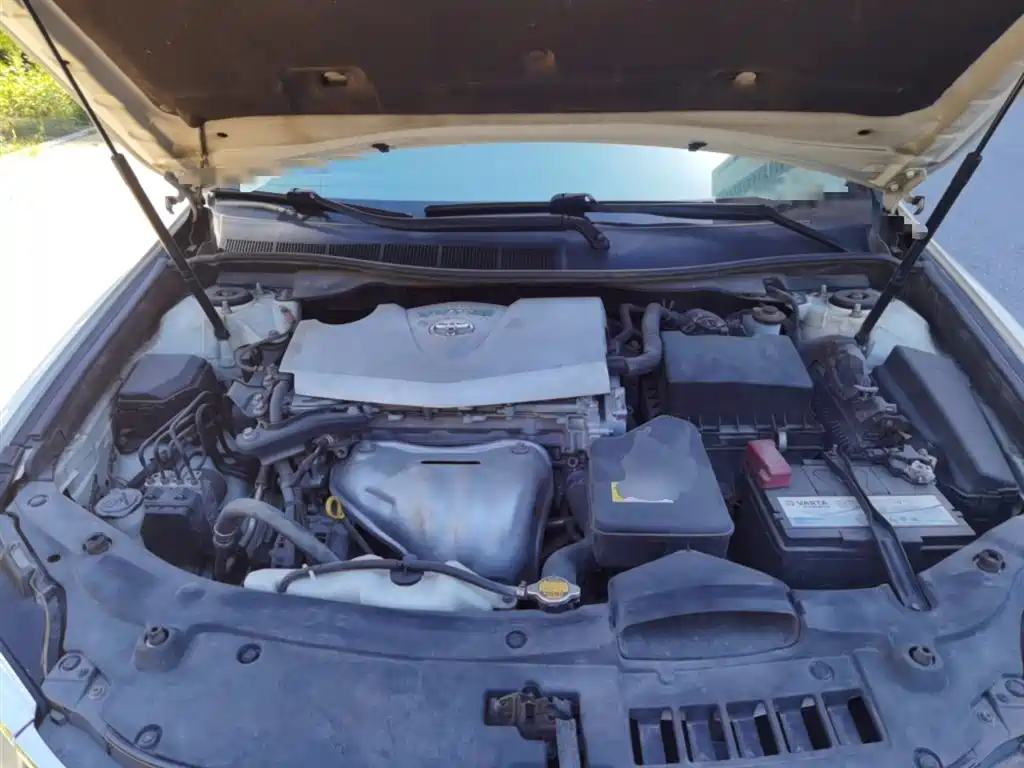 Toyota Camry 2015 2.0G Leading Edition фото 17