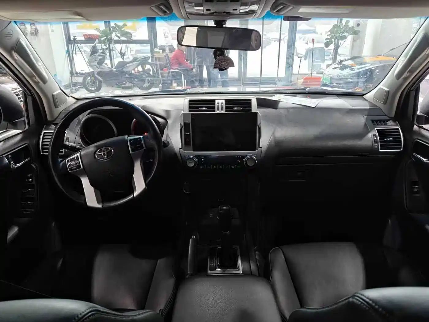 Toyota Prado 2016 3.5L Auto TX-L фото 5