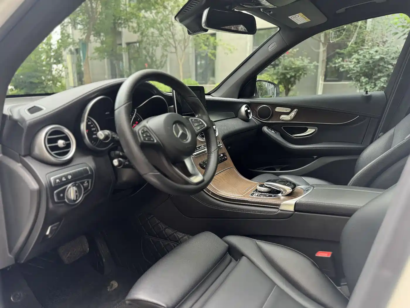 Mercedes-Benz GLC 2017 GLC 300 4MATIC Dynamic фото 5