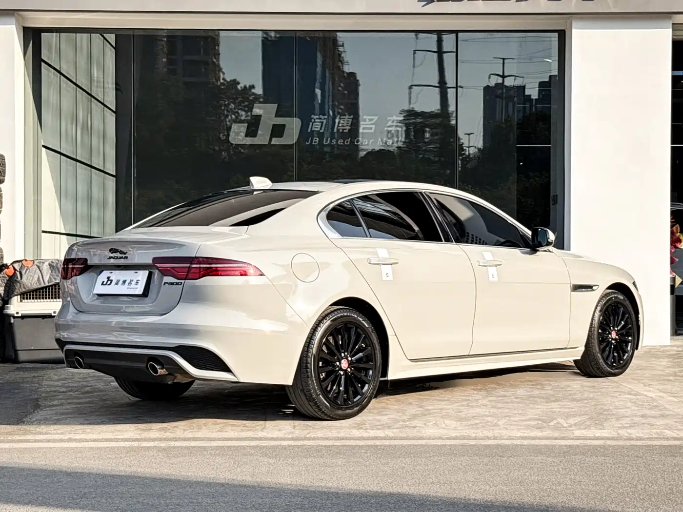 Jaguar XEL 2020 2.0T 200PS R-DYNAMIC Youth Sport Edition фото 7