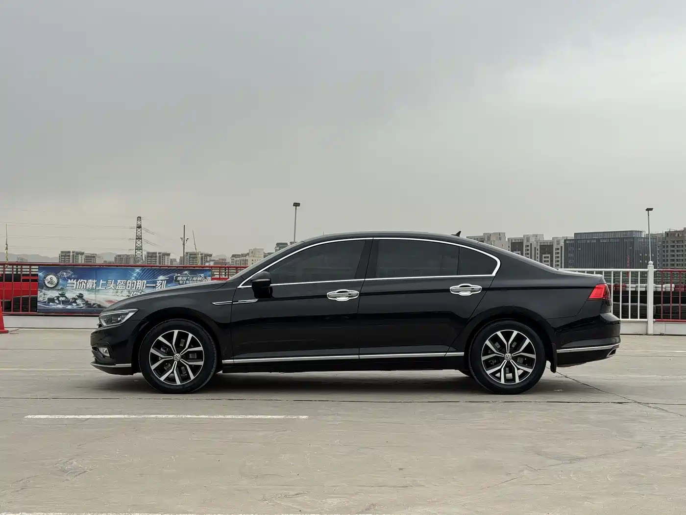 Volkswagen Magotan 2020 330TSI DSG Leading фото 10