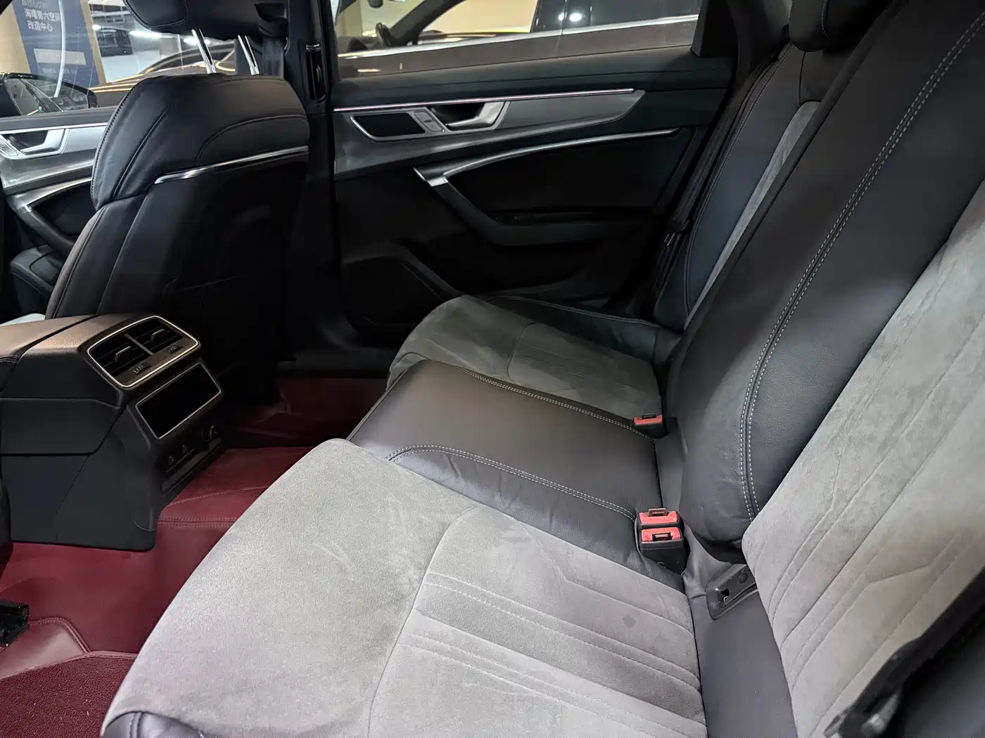 Audi A6L 2023 45 TFSI Premium Selection Elegance фото 9