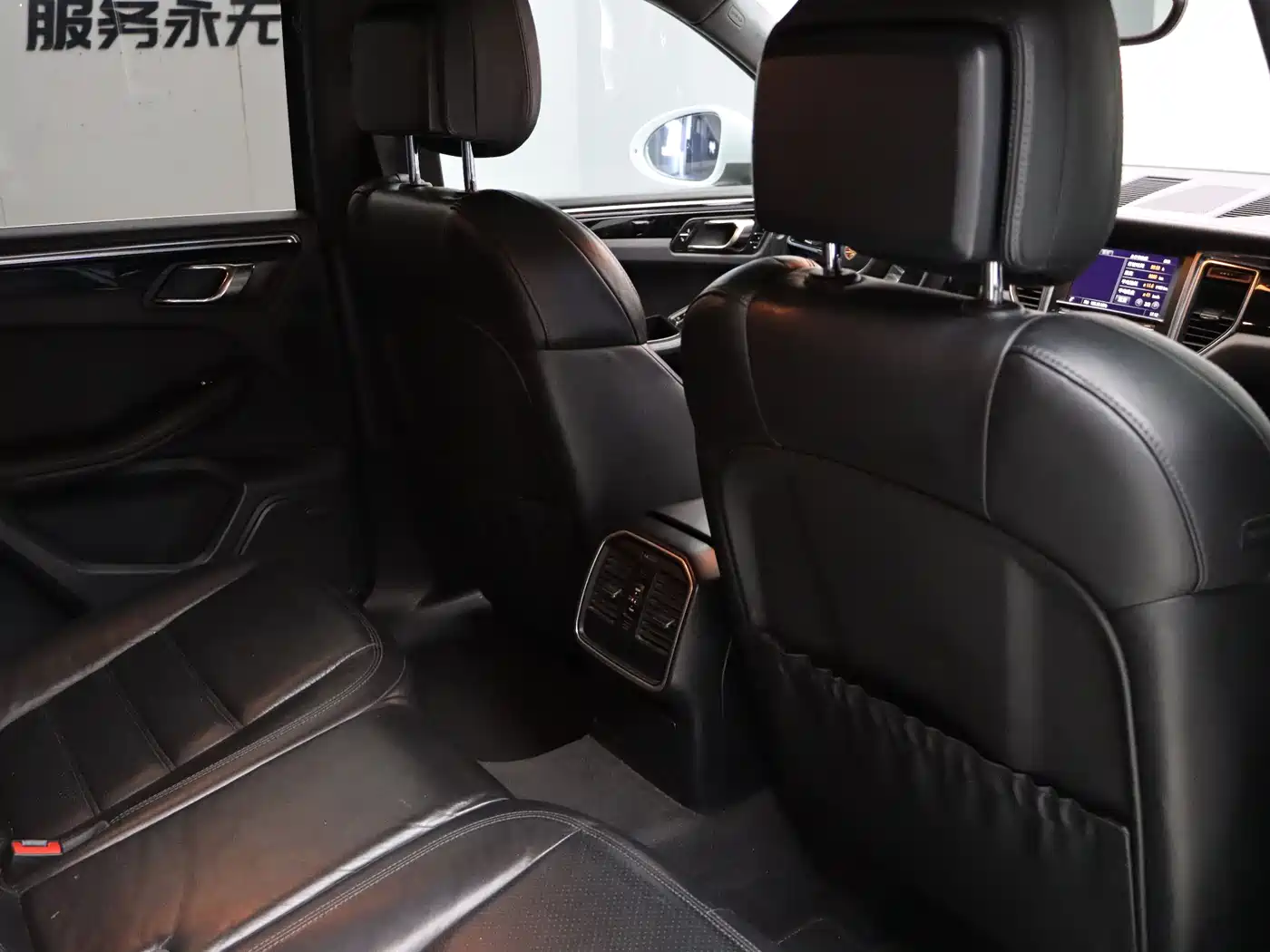Porsche Macan 2014 Macan Turbo 3.6T фото 28