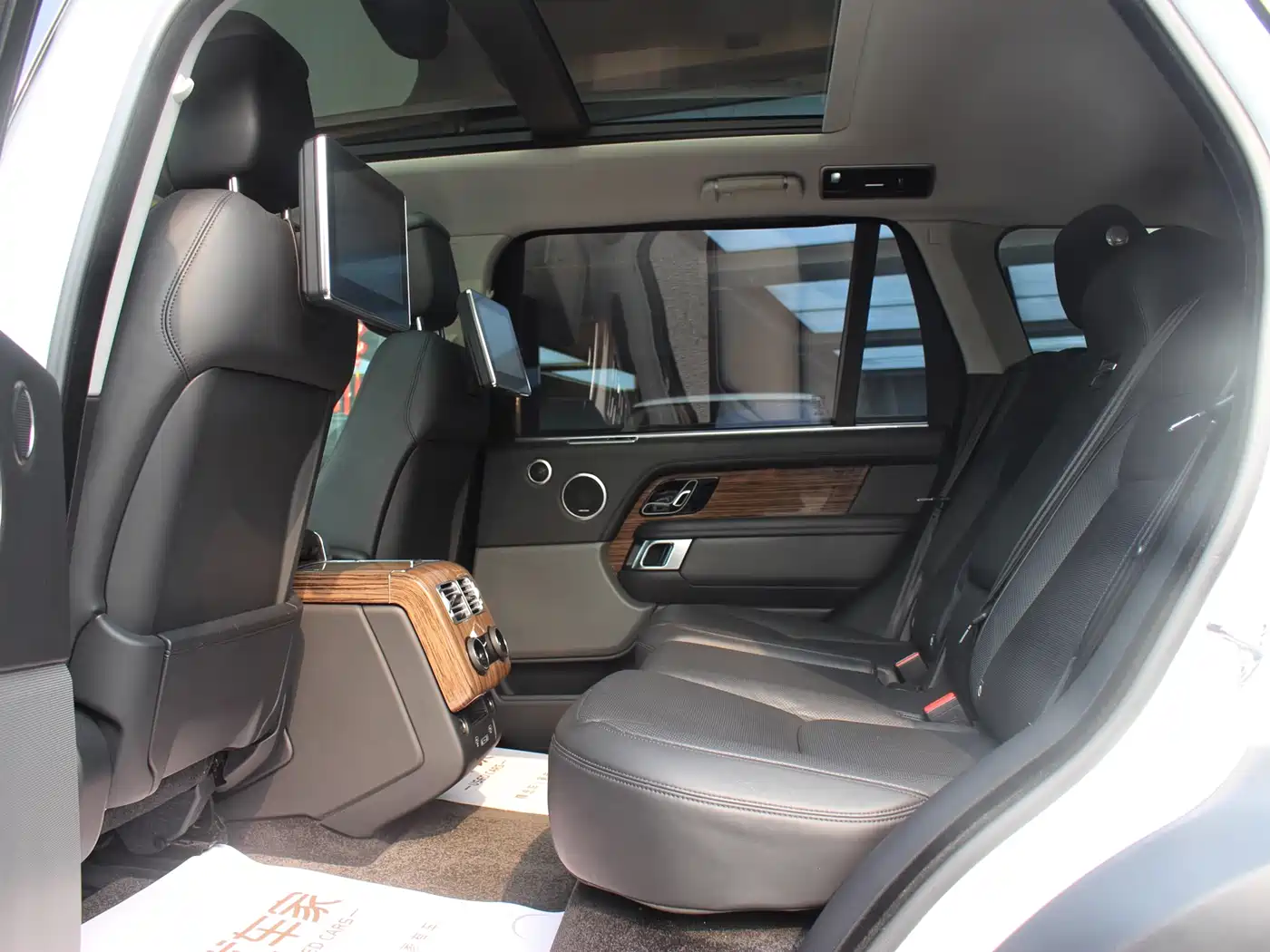 Land Rover Range Rover 2018 3.0 SC V6 Vogue Heritage Extended Edition фото 7