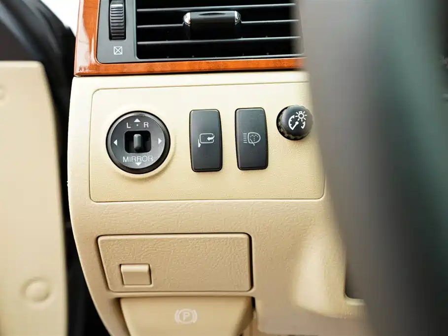 Toyota Crown 2007 3.0L Royal Saloon G VIP фото 6