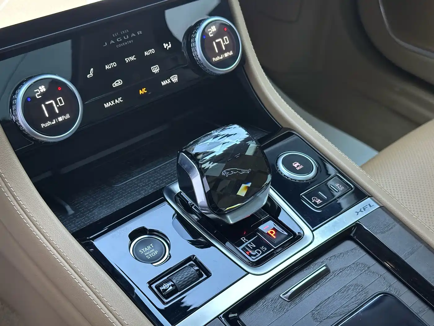 Jaguar XFL 2024 2024 2.0T P250 2WD Premium Luxury