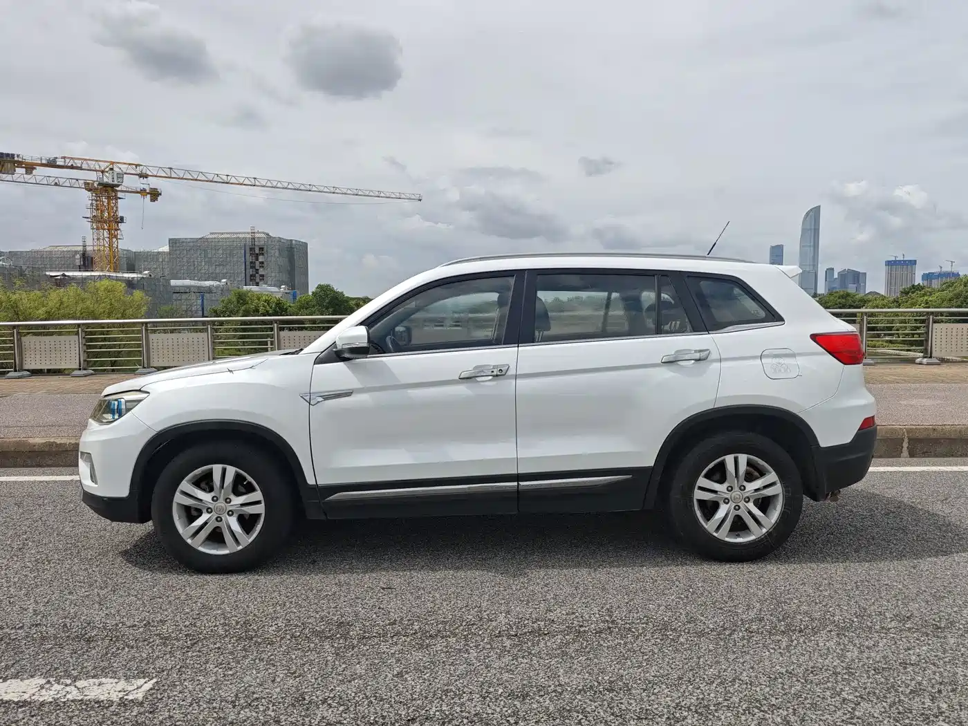 Фото 8 - Changan CS75