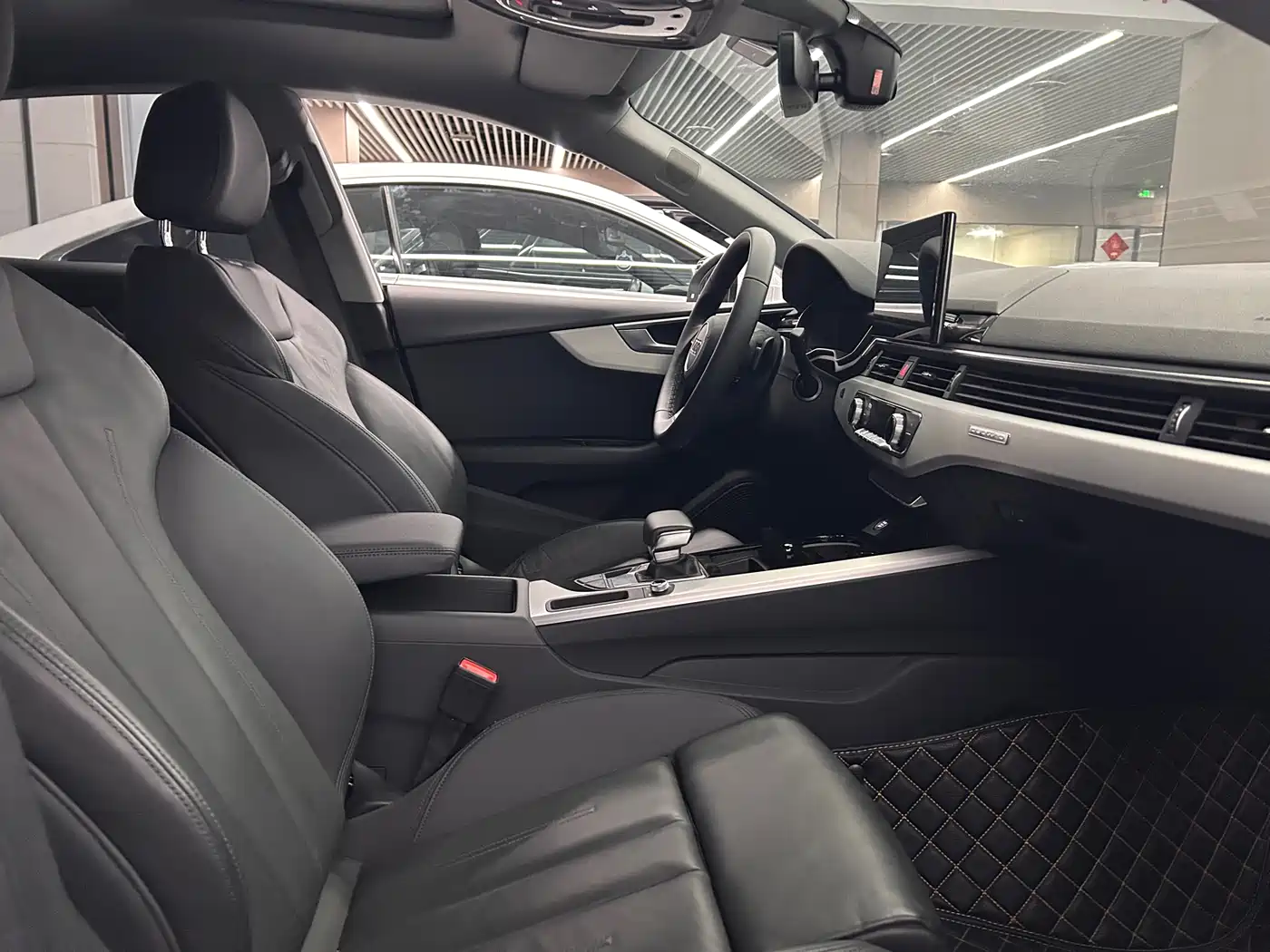 Audi A5 (Import) 2023 Sportback 40 TFSI quattro Luxury Dynamic фото 3