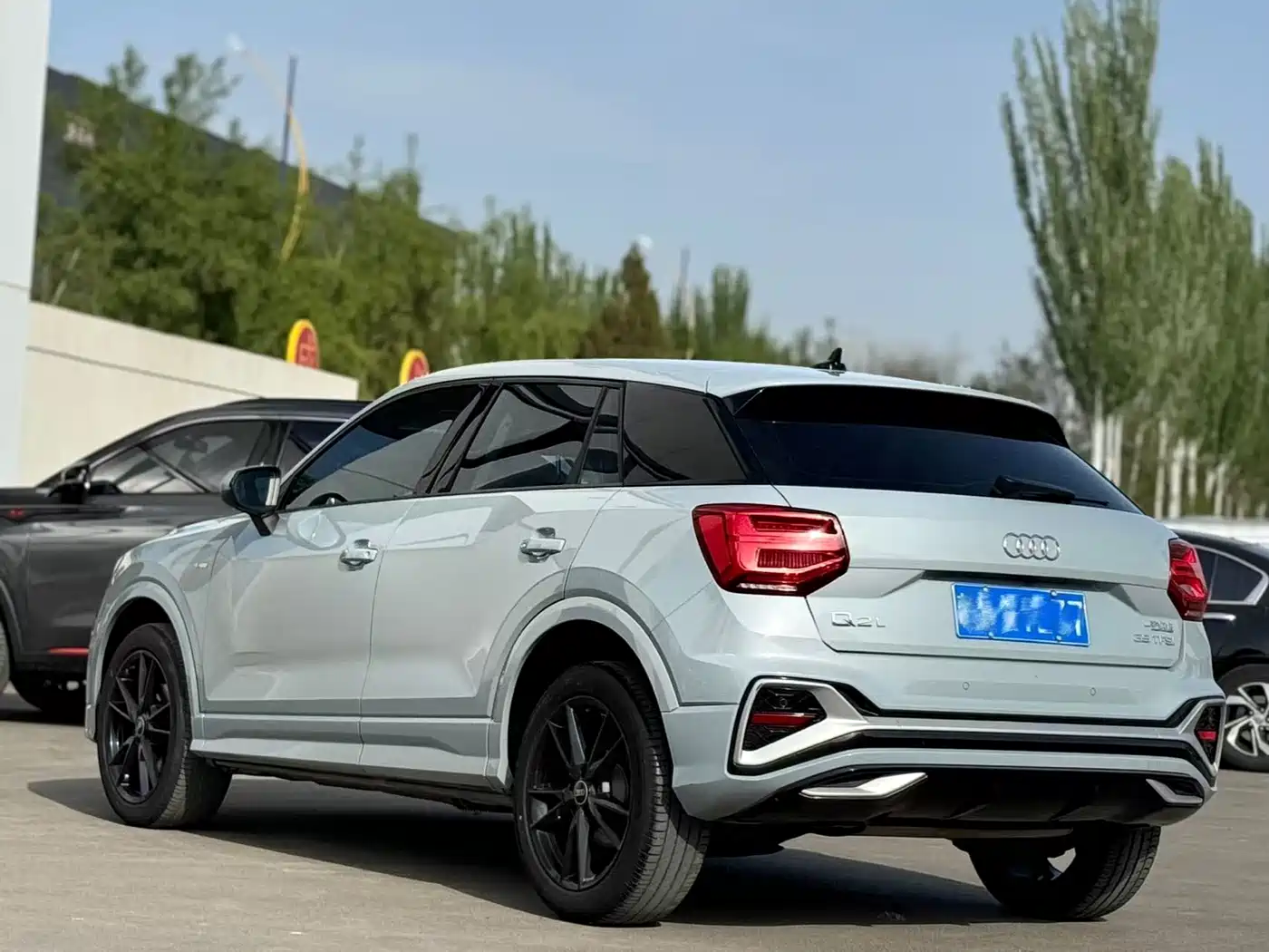 AUDI Q2L