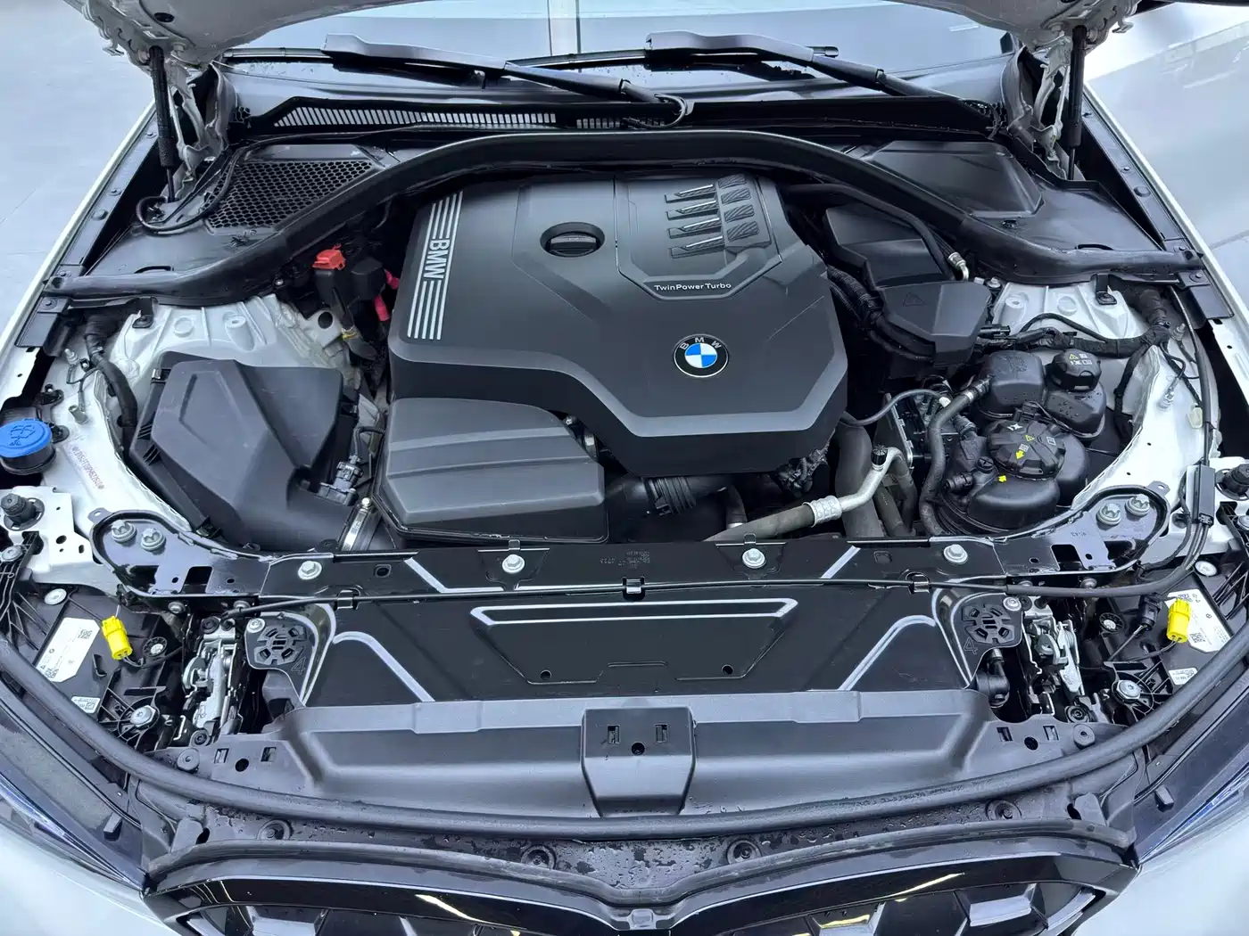 BMW 3 Series 2023 330i M Sport Shadow Edition фото 10