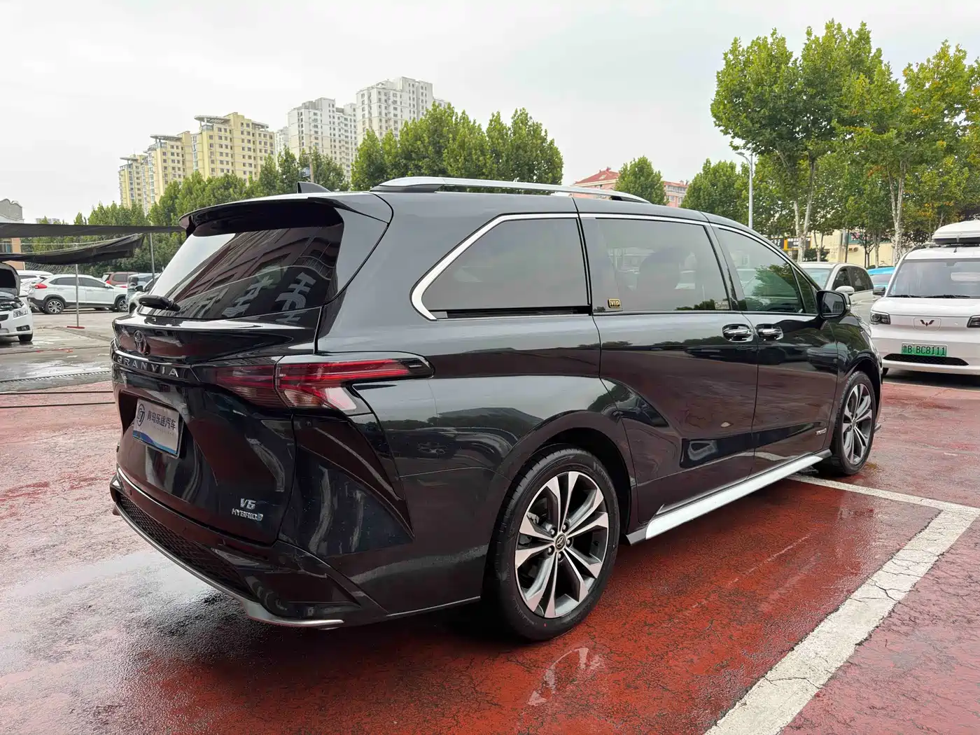 Toyota Granvia 2024 2023 2.5L Hybrid VIP Edition