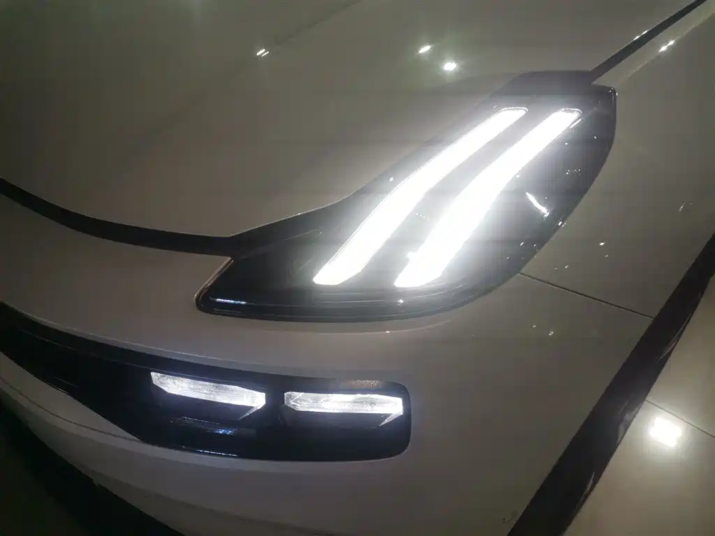 Lynk & Co 06 2023 Remix 1.5T Power Halo фото 18