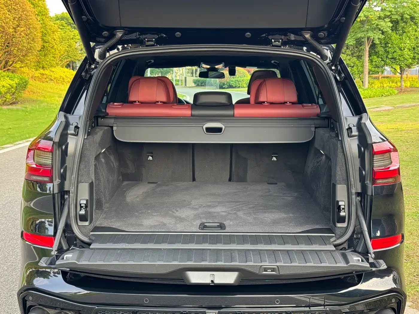 BMW X5 2022 Model xDrive 40Li M Sport Package фото 13