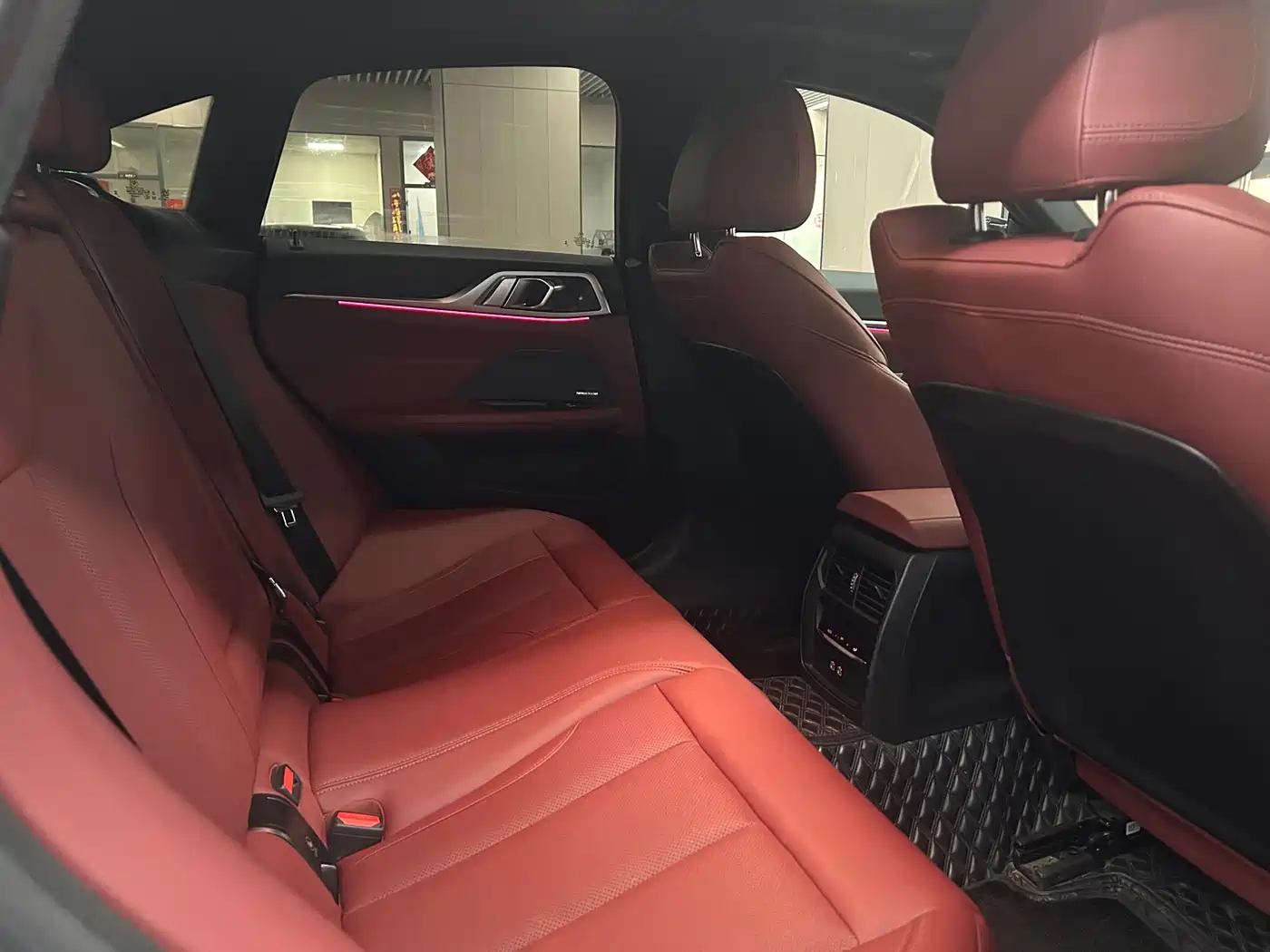 BMW 4 Series 2024 430i Gran Coupe M Sport Shadowline Package фото 6