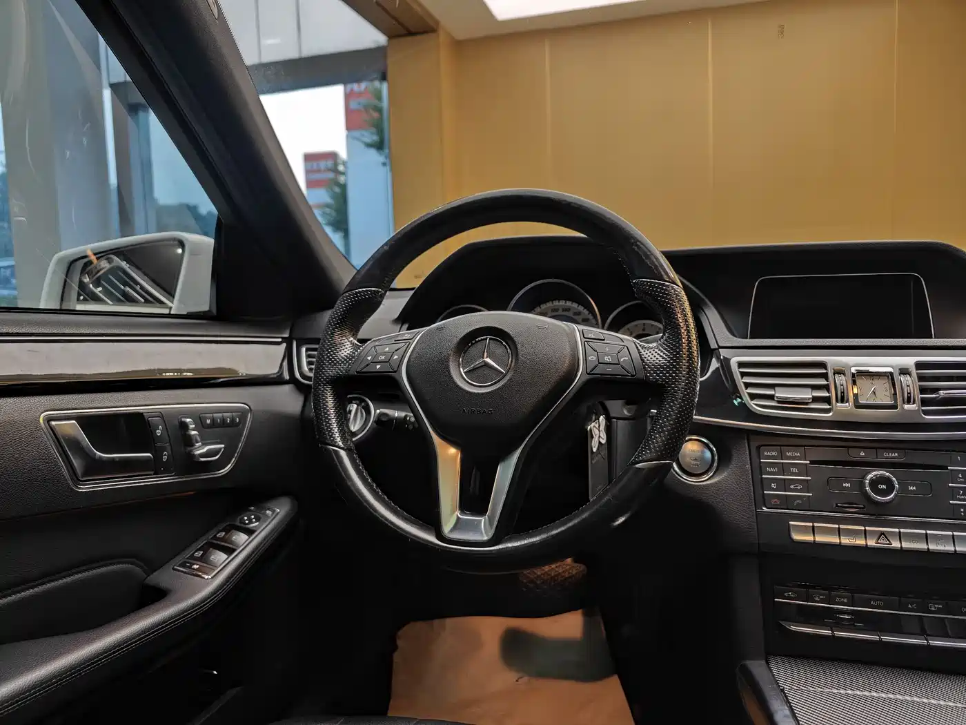 Mercedes-Benz E-Class 2015 Facelift E 200 L Sport фото 14