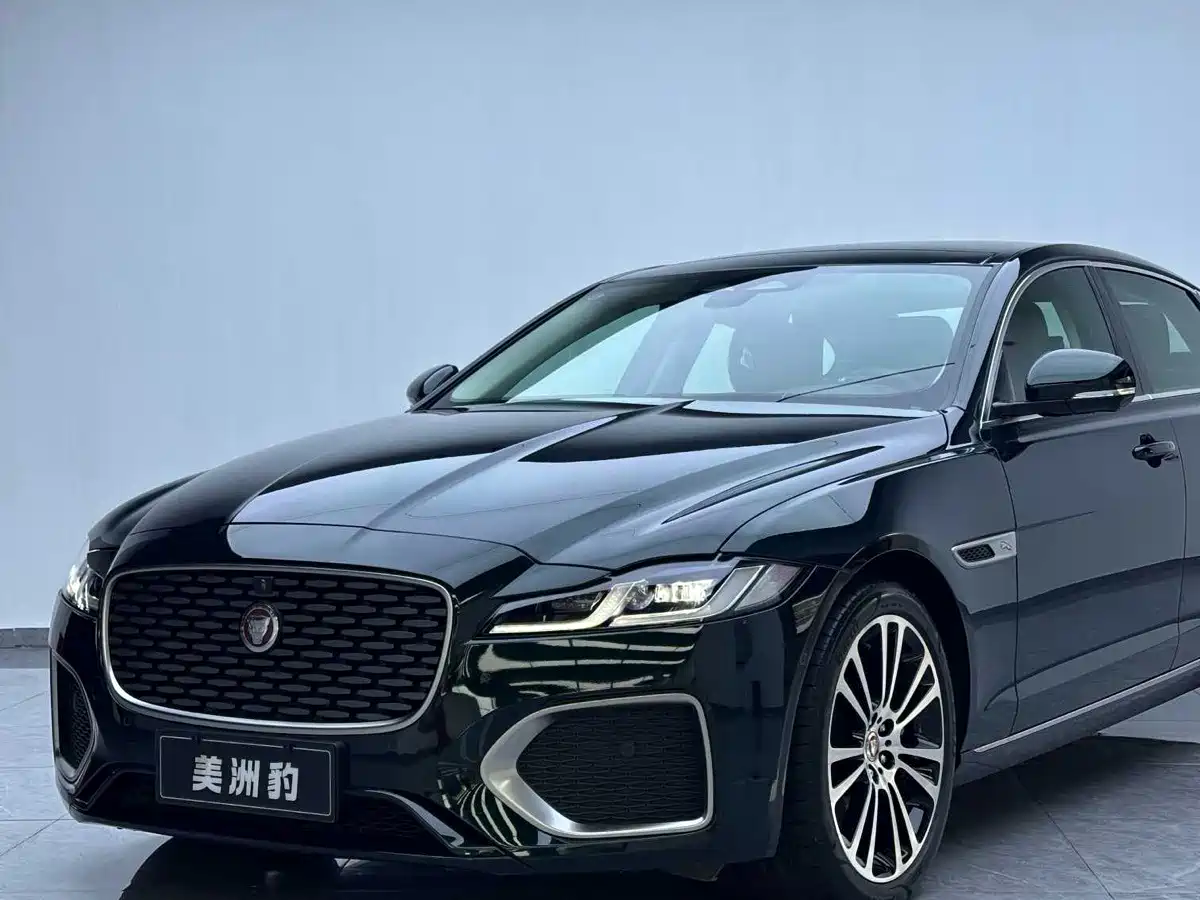 2025 Jaguar XFL