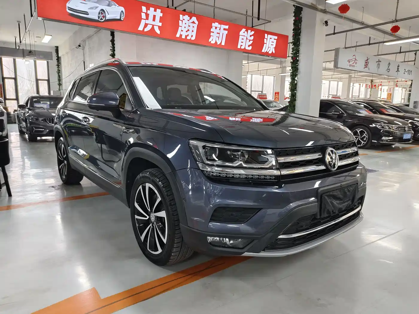 Volkswagen Tharu 2019 Model 330TSI 4WD Flagship Edition China VI фото 3