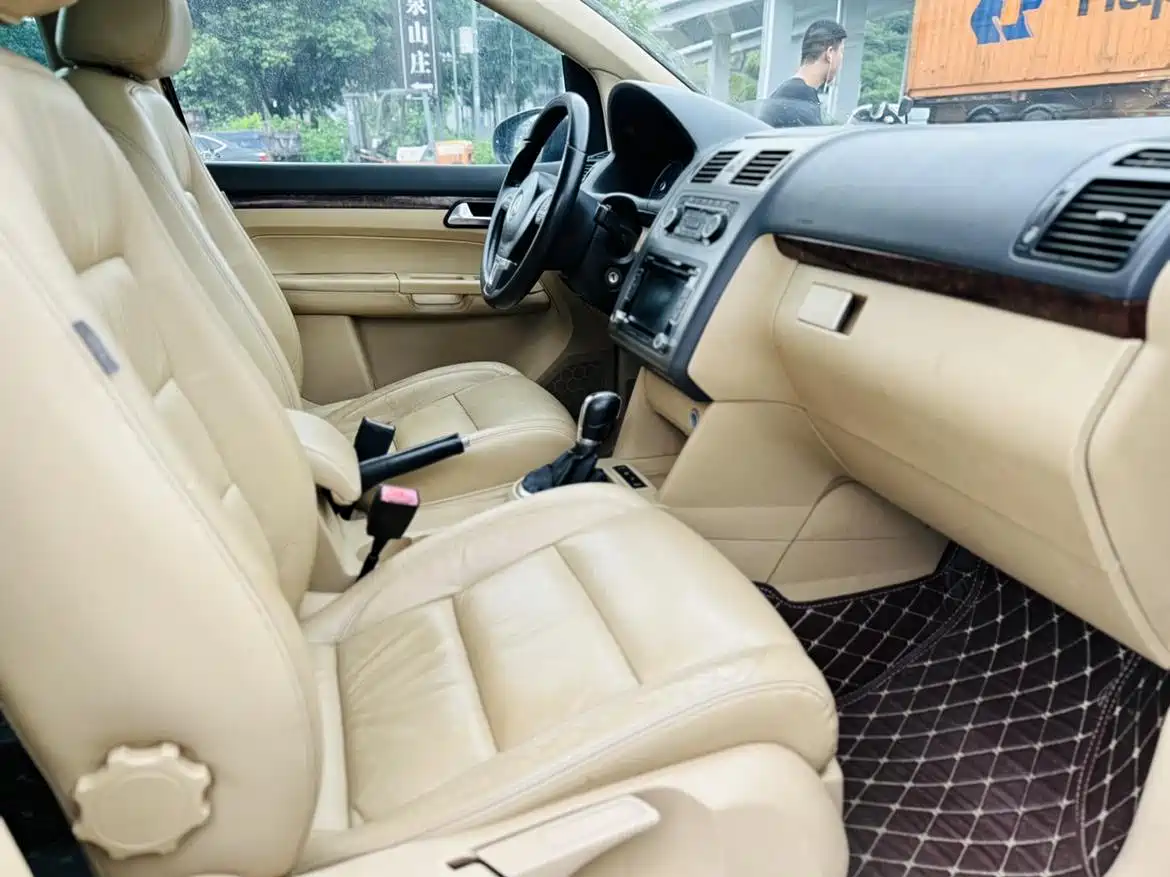 Volkswagen Touran 2013 1.4T DSG Brilliant Edition 5-seater фото 9