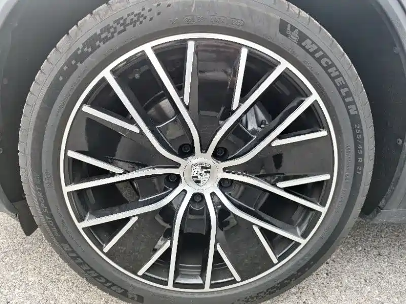 PORSCHE MACAN NEW ENERGY