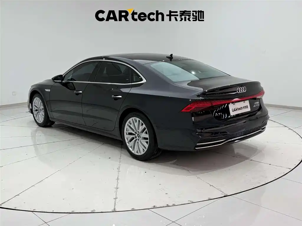 Audi A7L 2024 45TFSI S-line Dream Edition Crystal Package фото 7