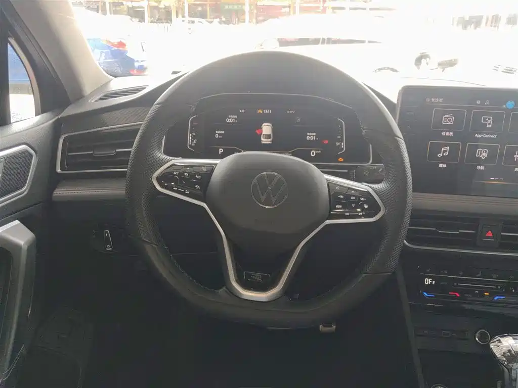 Volkswagen Tiguan X 2023 330TSI 2WD Flagship фото 7