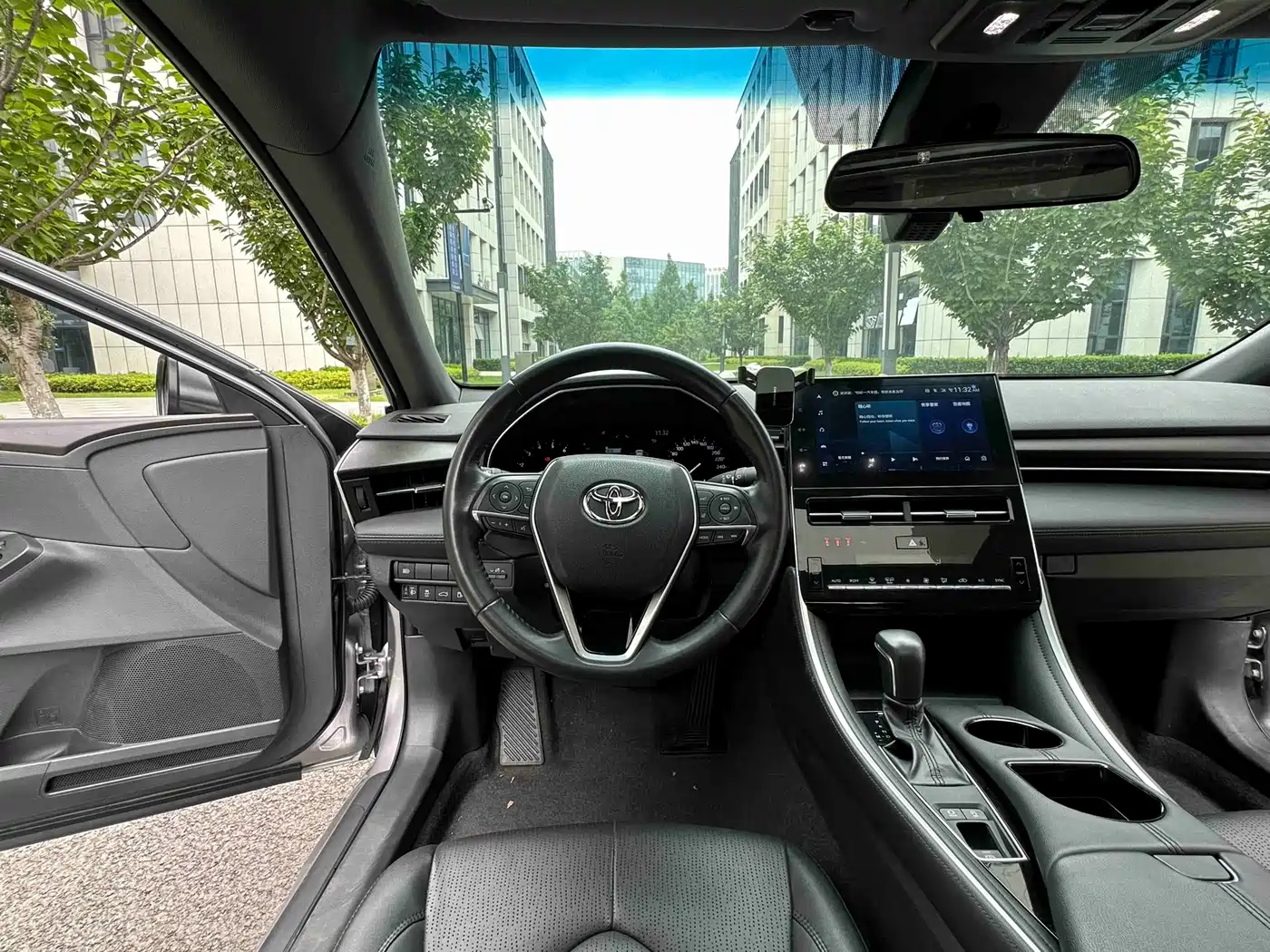Toyota Avalon 2022 2.0L Luxury Edition фото 17