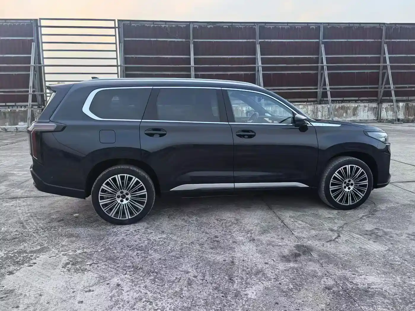 Exeed Landmark C-DM 2025 2025 180 Ultra Long Range AWD (6-Seater)