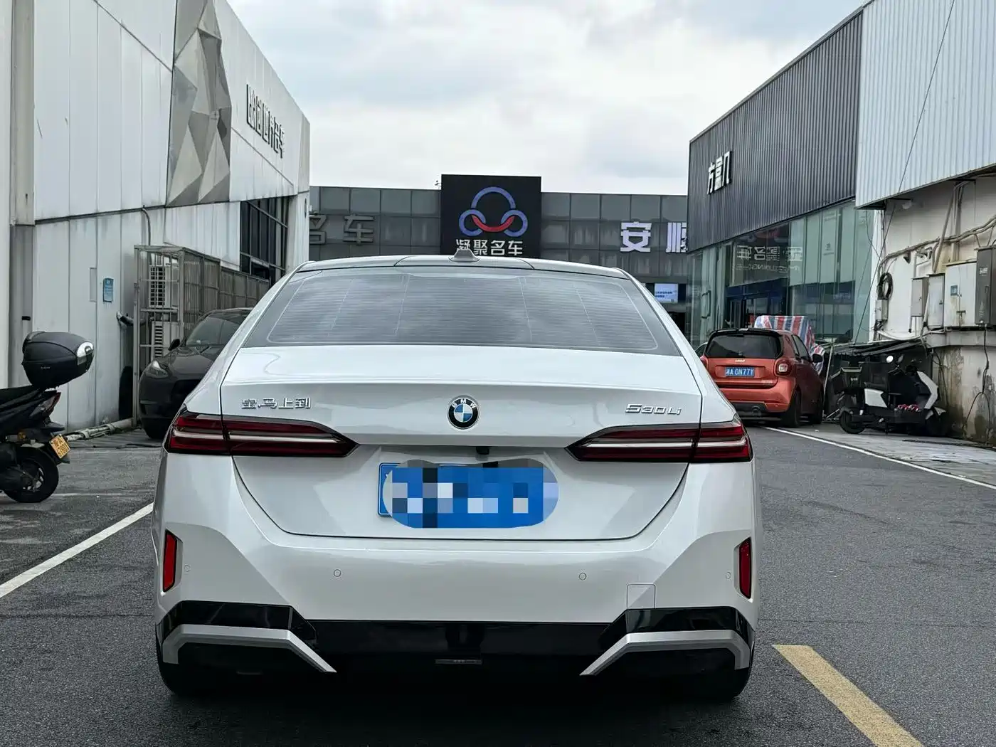 BMW 5 Series 2024 530Li Premium M Sport Package фото 8