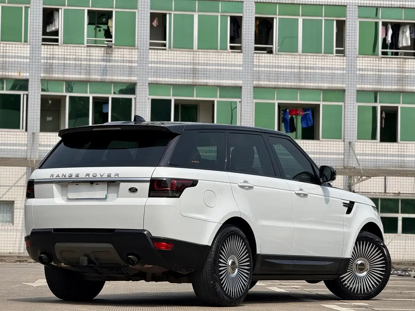 Land Rover Range Rover Sport 2016 3.0 SDV6 HSE фото 17