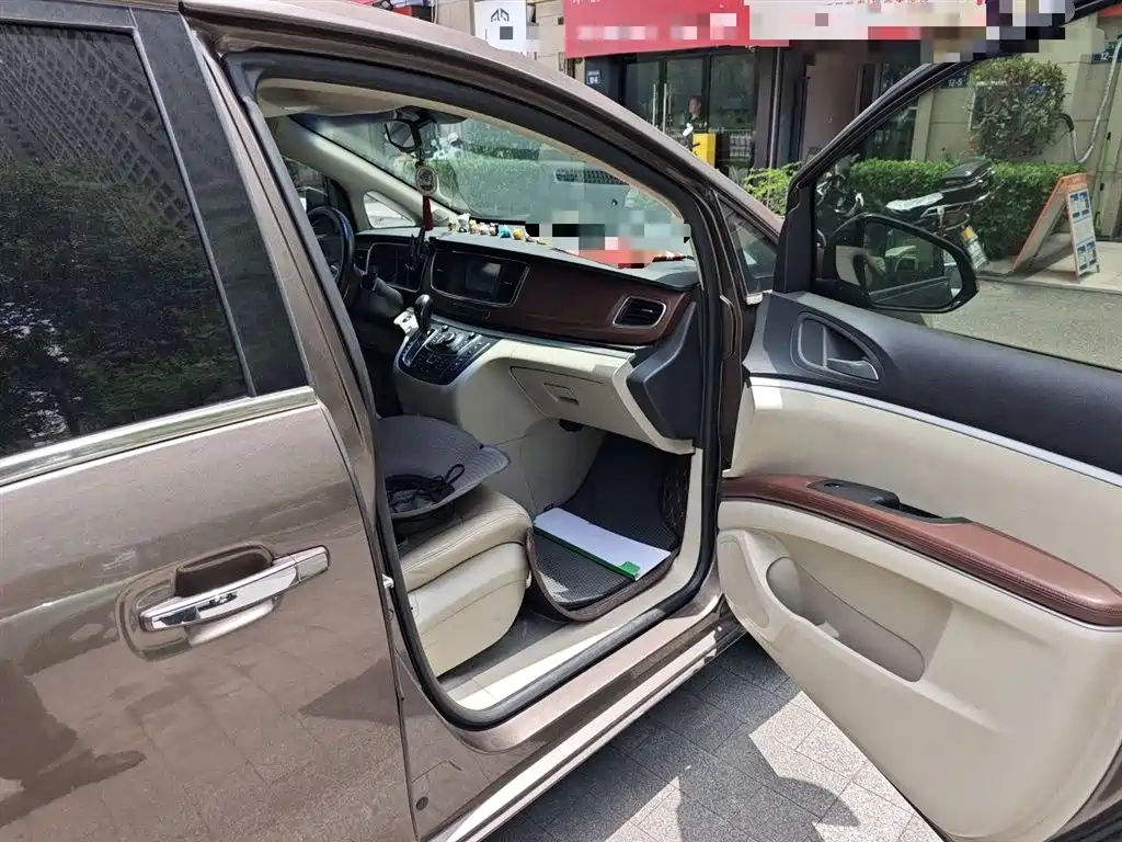 Buick GL8 2014 2.4L LT Luxury Business Executive фото 20