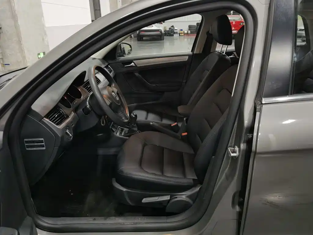 Volkswagen Bora 2013 2013 1.6L Manual Fashion Model