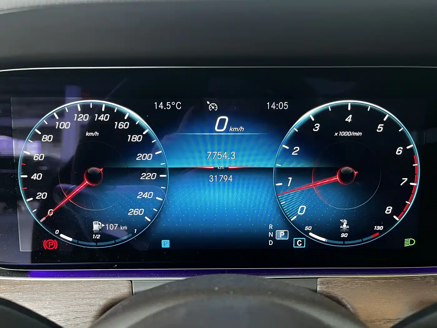 MERCEDES-BENZ E CLASS