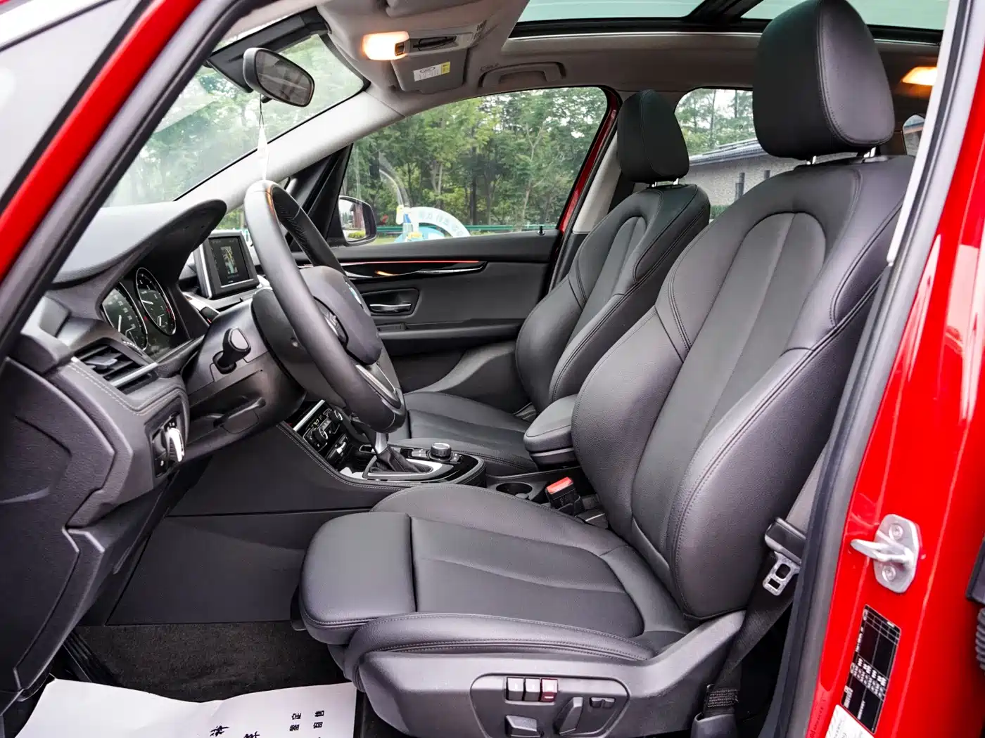 BMW 2 Series Touring 2019 218i Premium Sport Package фото 20
