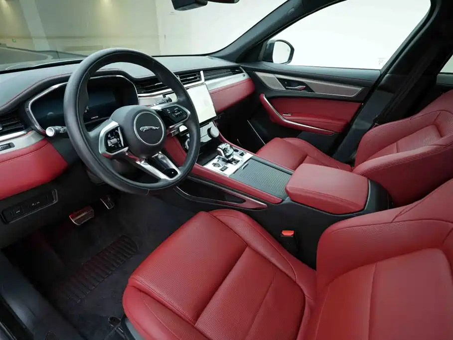 Jaguar F-PACE 2024 2024 P250 R-Dynamic SE