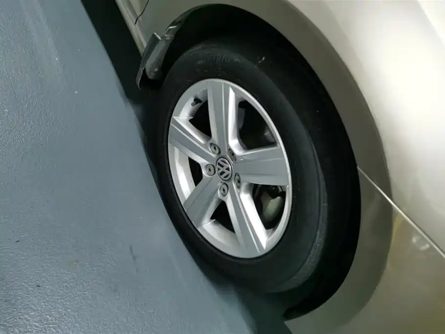Volkswagen Golf 2014 1.6L Automatic Comfort фото 6