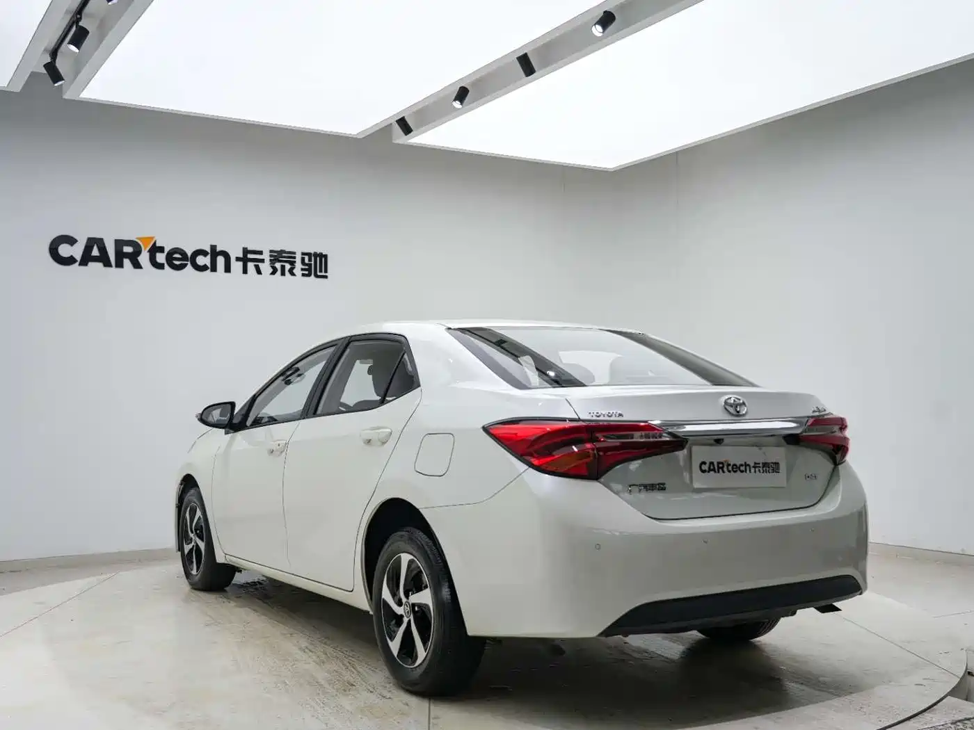 Toyota Levin 2017 Facelift 185T CVT Elite (China V) фото 16