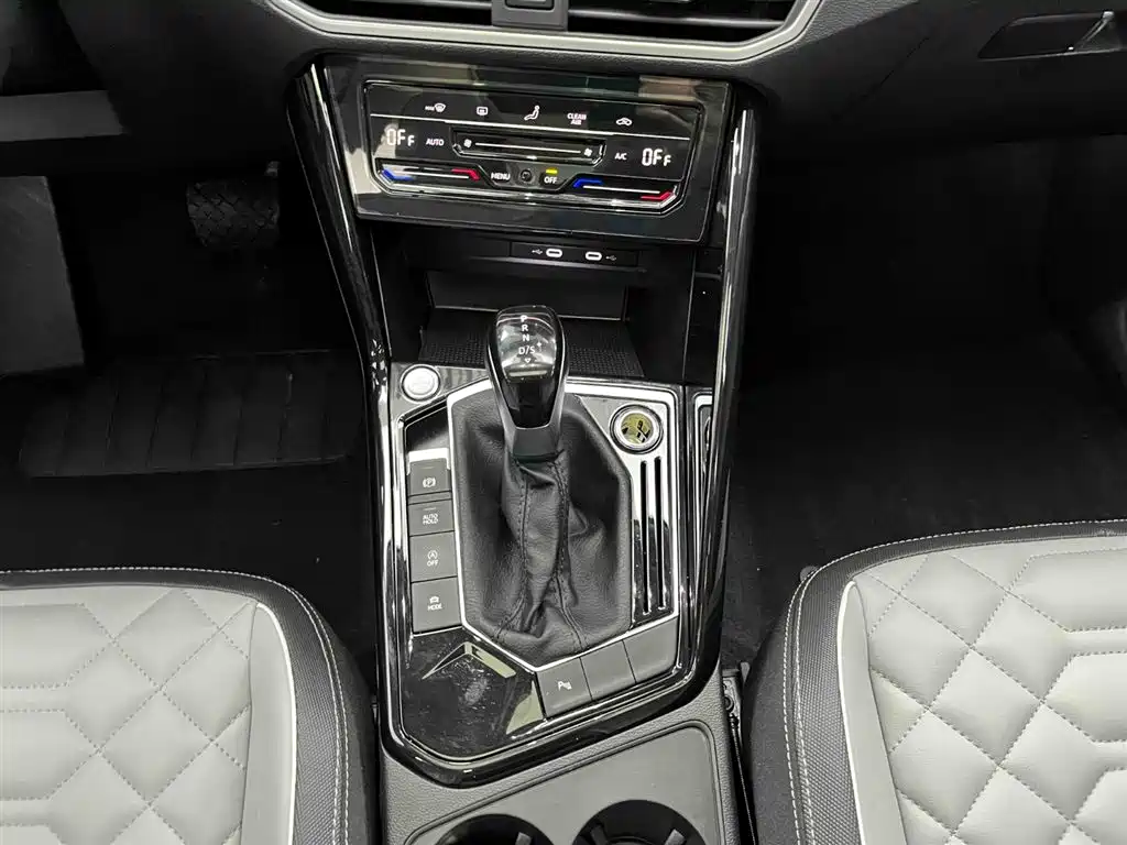 Volkswagen Tayron 2023 280TSI 2WD Luxury Plus Advanced Edition фото 5