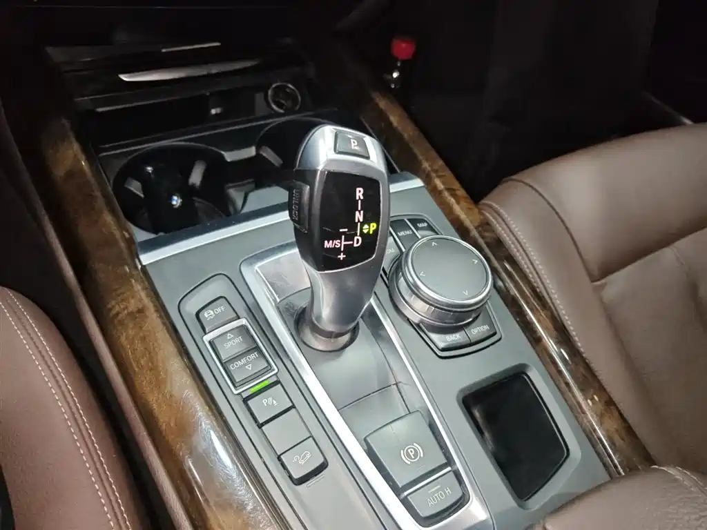 BMW X5 (Import) 2017 xDrive28i фото 8
