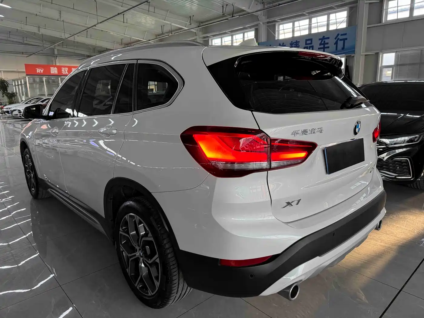 BMW X1 2022 sDrive20Li Fashion фото 6