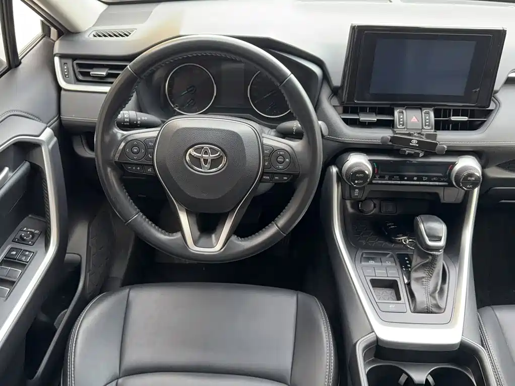 Фото 18 - Toyota Wildlander
