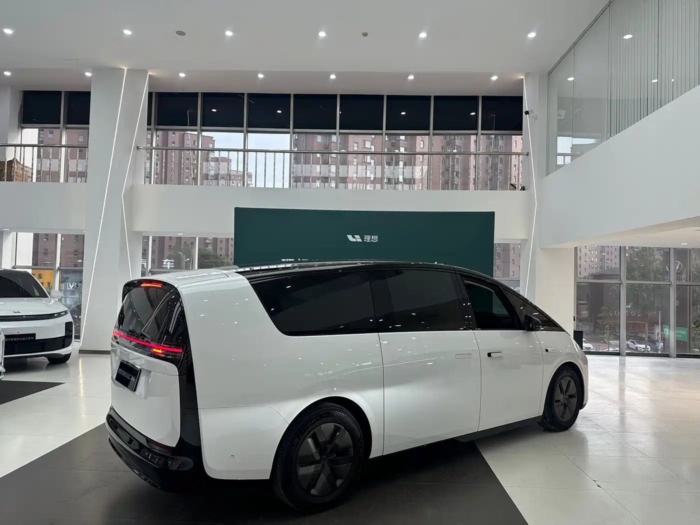Li Auto MEGA 2024 2024 Ultra