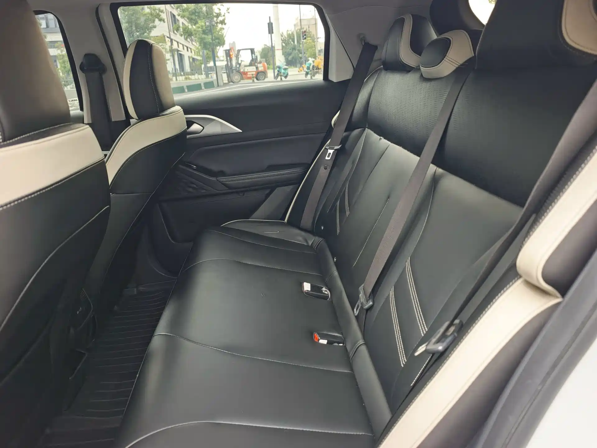 Фото 6 - Geely Geometry E Firefly