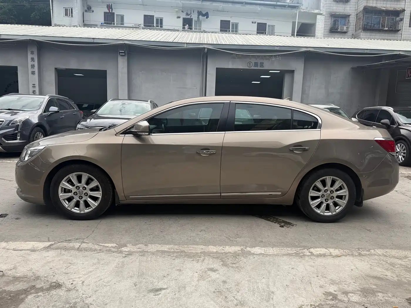 Buick LaCrosse 2012 2.4L SIDI Luxury Edition фото 3