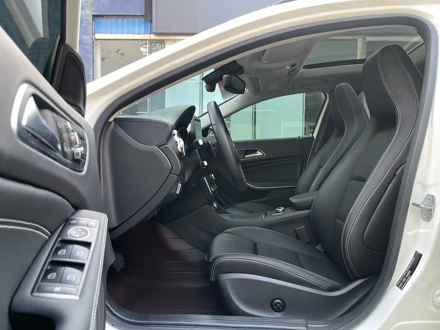 Mercedes-Benz GLA 2018 GLA 220 4MATIC Sport фото 12