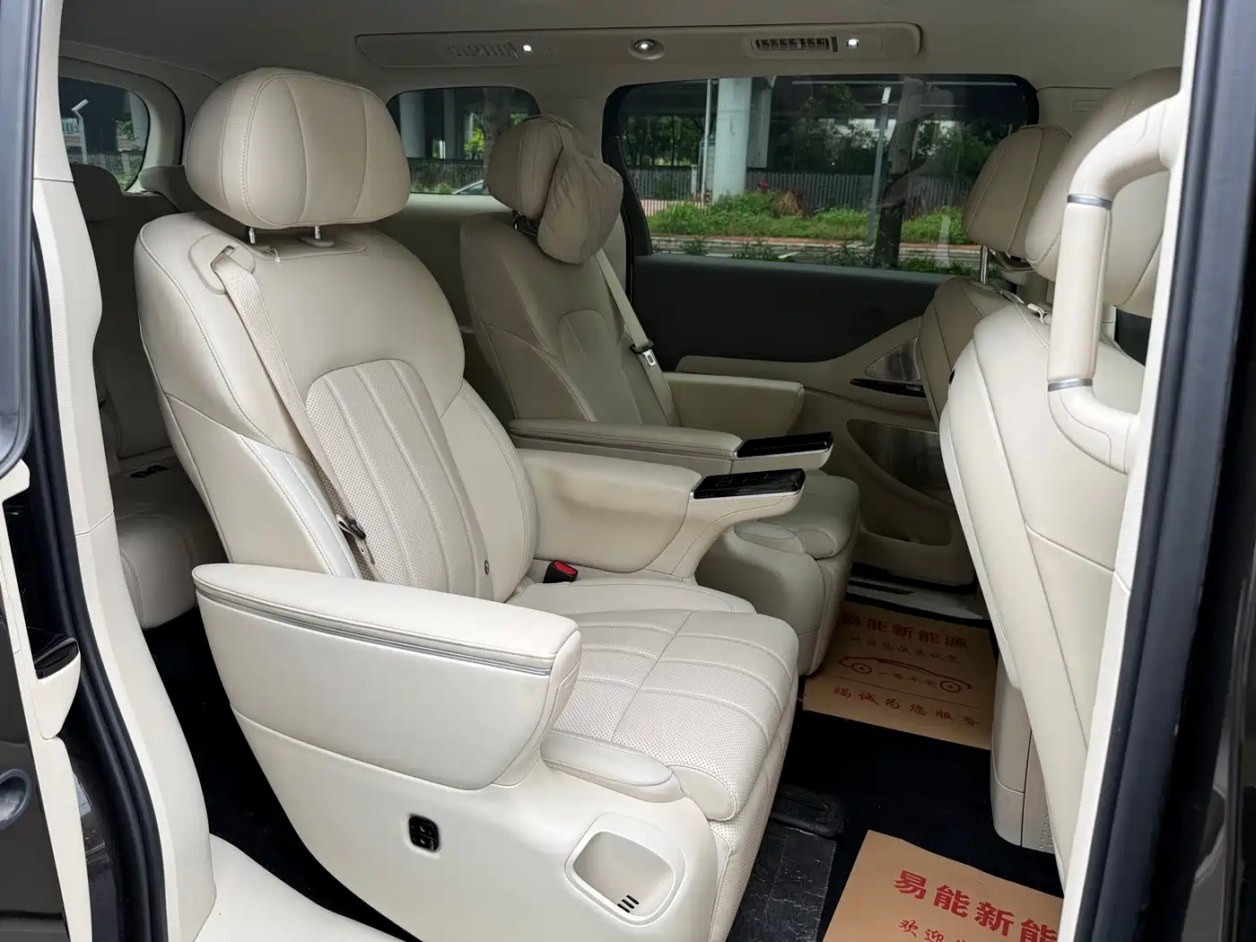 Voyah Auto Voyah Dreamer 2025 PHEV 4WD Kunpeng Premium Edition фото 16