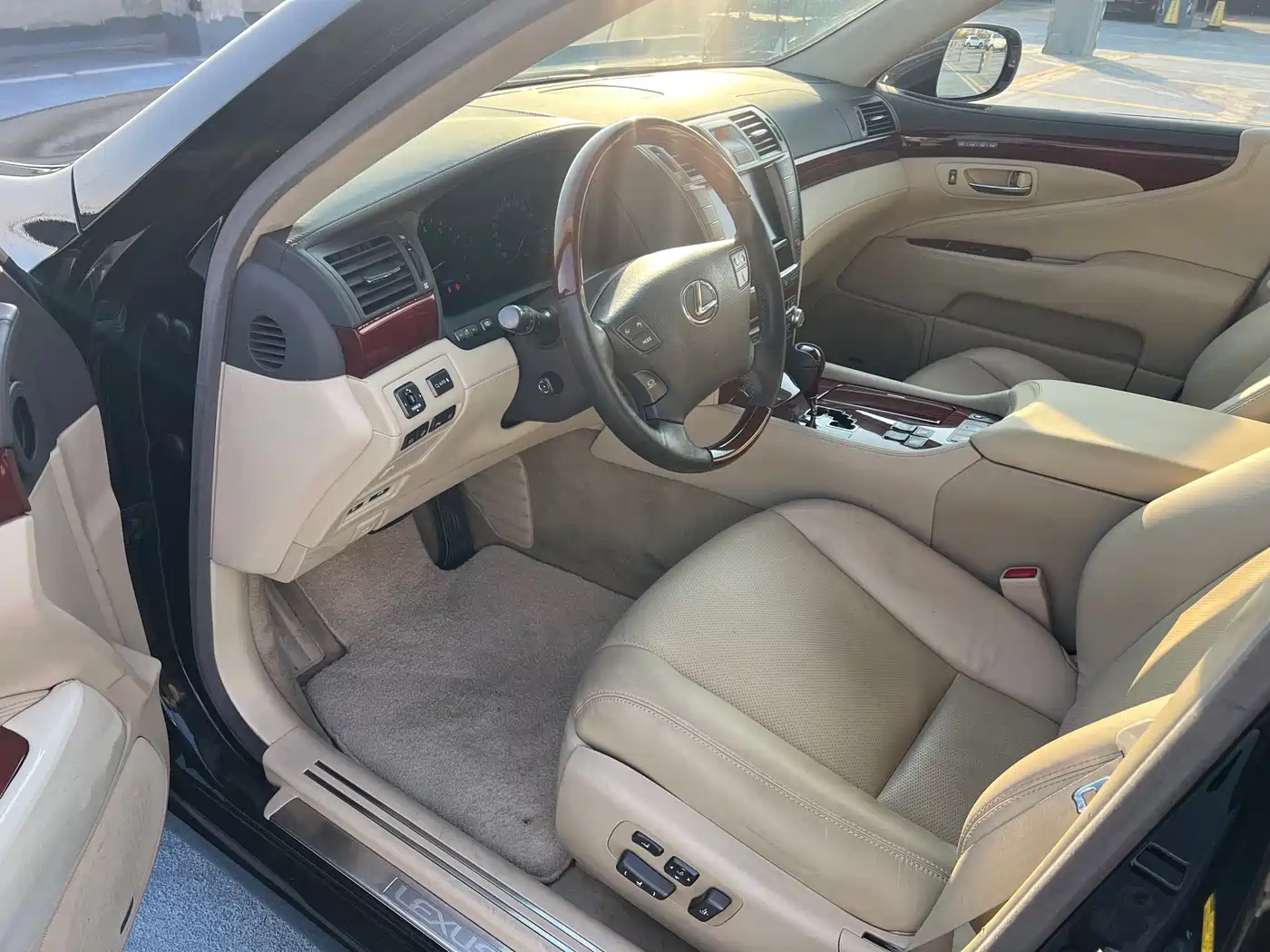 Lexus LS 2010 460L фото 11