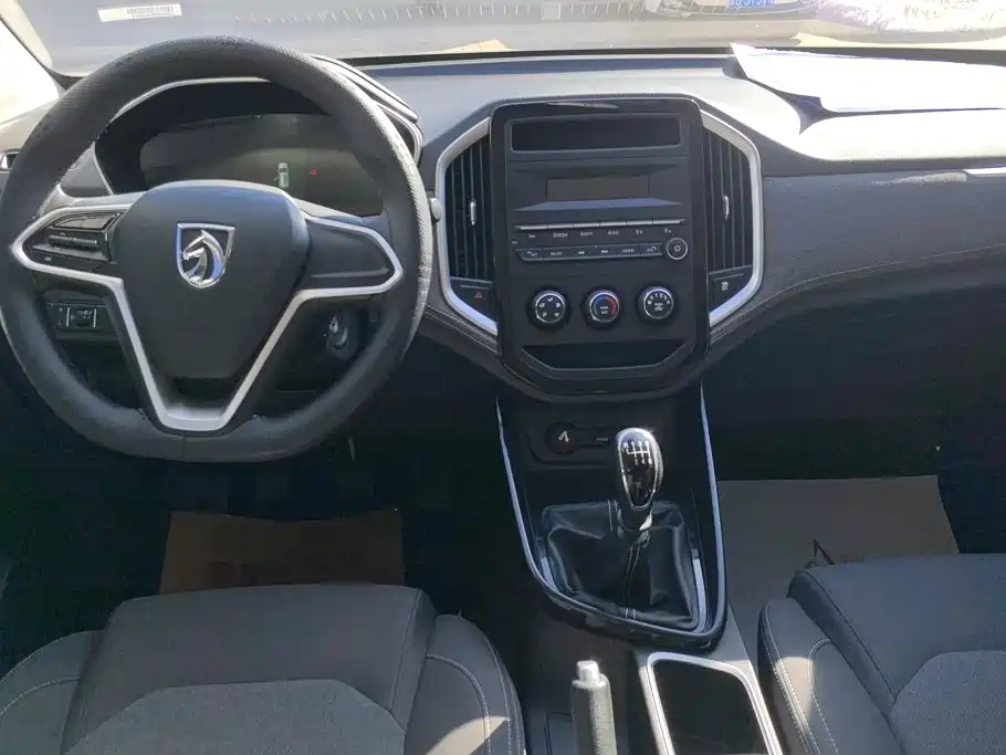 Baojun 530 2020 2020 1.5T Manual Comfort 7-seater
