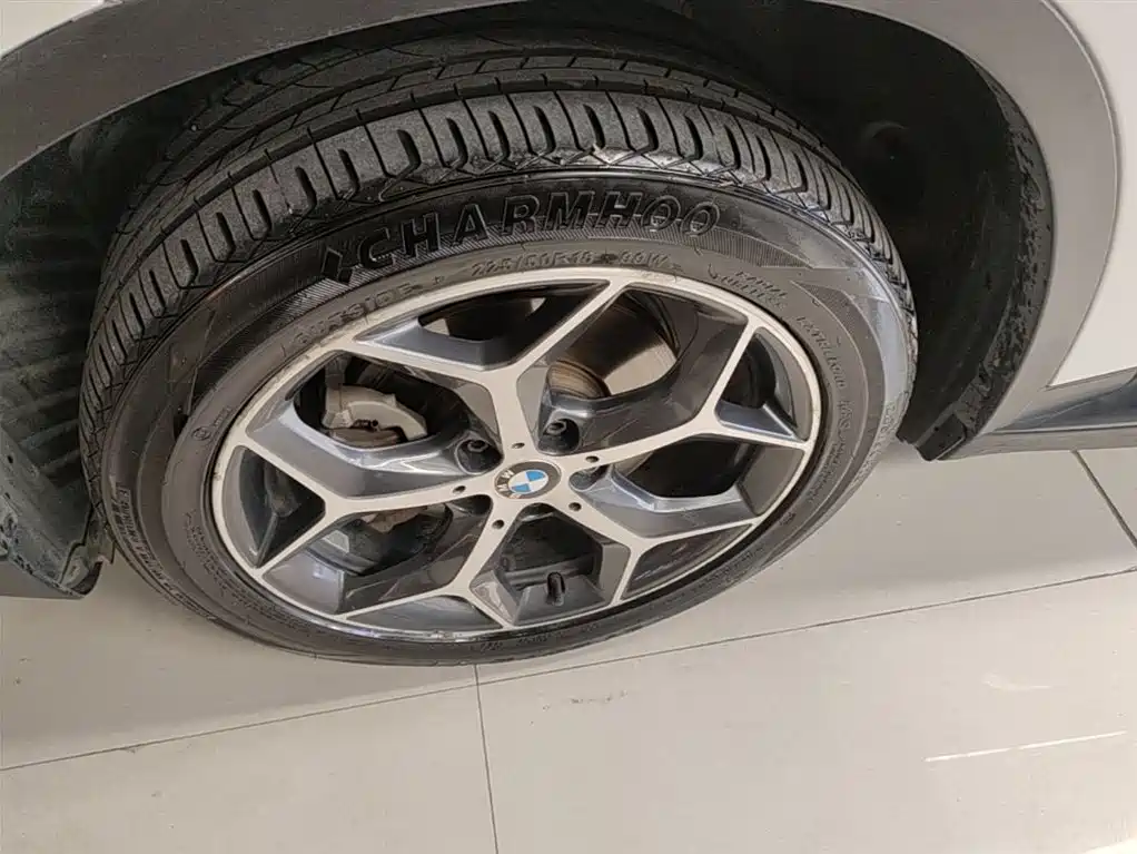 BMW X1 2016 sDrive18Li Luxury Model фото 23