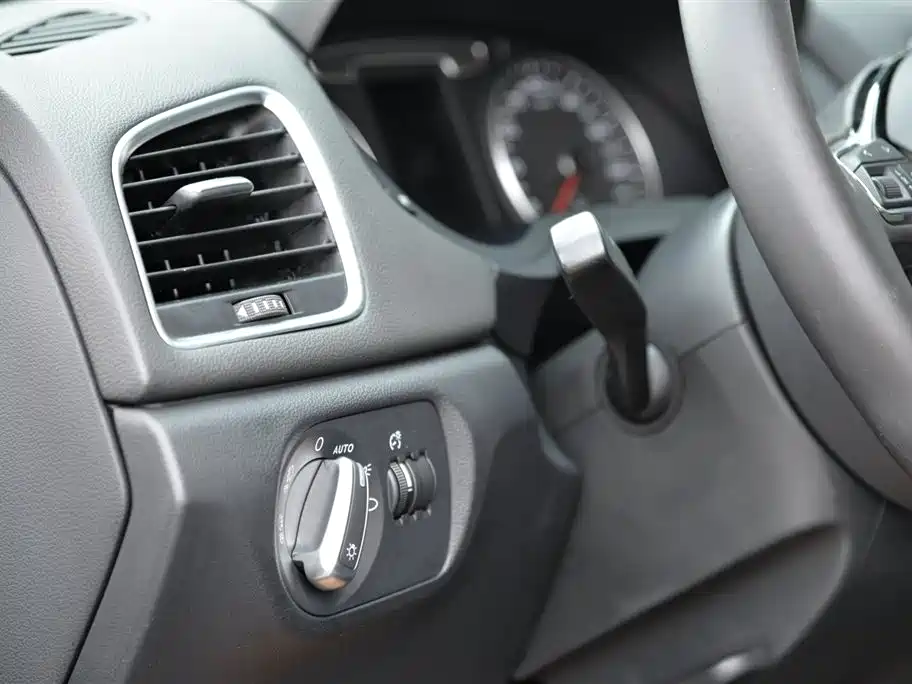 Audi Q3 2015 35 TFSI quattro Technology фото 7